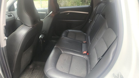 Volvo V70 12 of 14