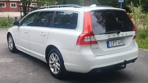 Volvo V70 3 of 14