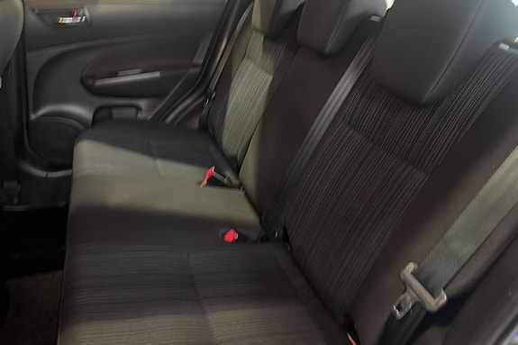 Suzuki Swift 11 of 21
