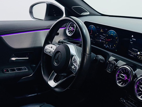 Mercedes-Benz CLA220 4 of 26