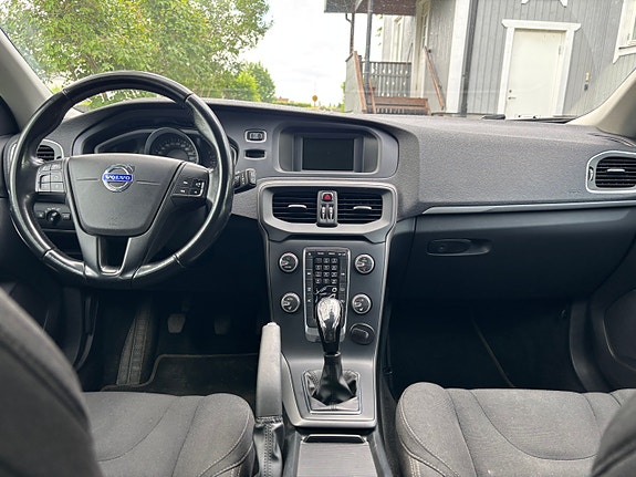 Volvo V40 8 of 9