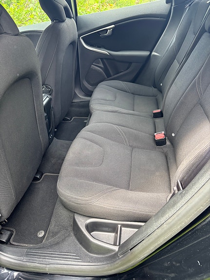 Volvo V40 7 of 9