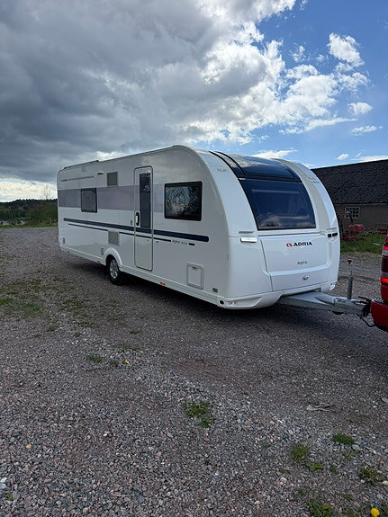 Adria Alpina 663UK 2 of 6
