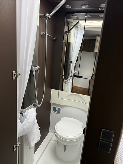 Adria Alpina 663UK 6 of 6