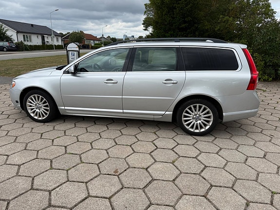 Volvo V70 8 of 11