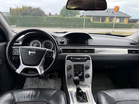 Volvo V70 10 of 11