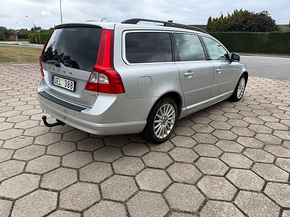 Volvo V70 5 of 11