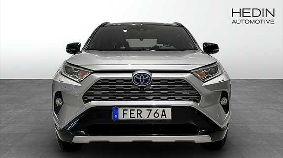 Toyota RAV4 8 of 9