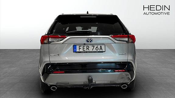 Toyota RAV4 7 of 9