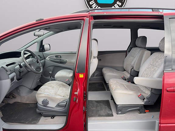 Toyota Previa 10 of 21