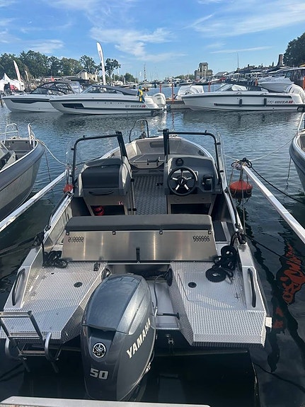 Buster L2 2027 NYHET Yamaha F50 2 of 4