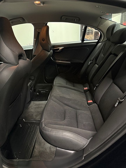 Volvo S60 17 of 18