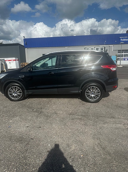 Ford Kuga 2 of 6