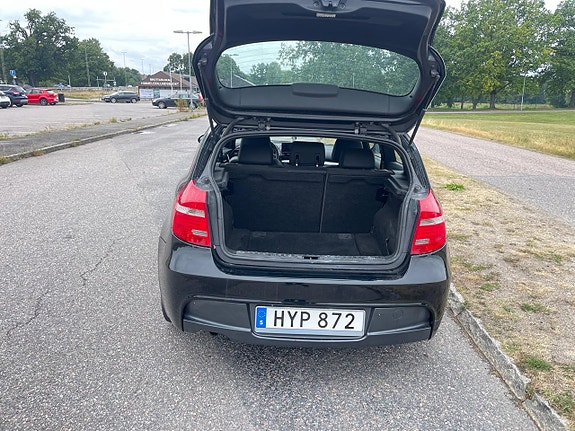 BMW 123d 7 of 17