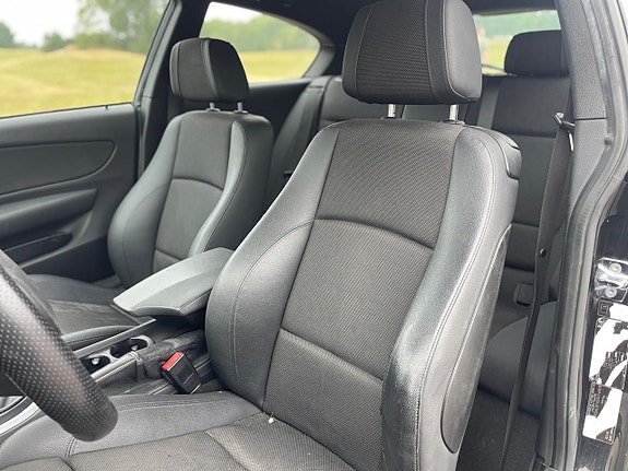 BMW 123d 9 of 17