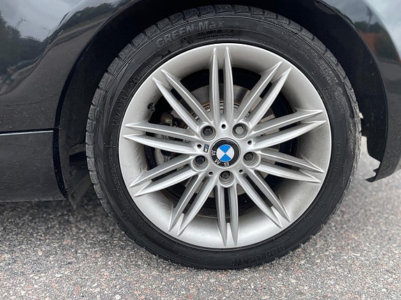 BMW 123d 11 of 17