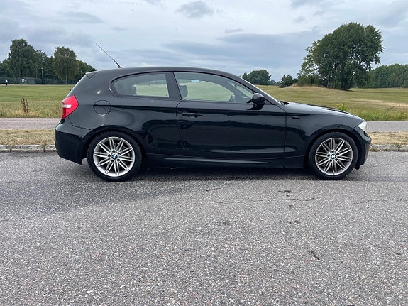 BMW 123d 2 of 17
