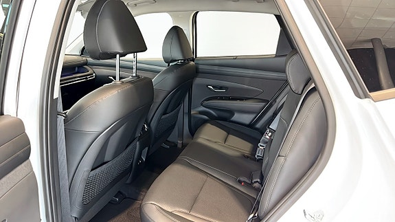 Hyundai Tucson 9 of 14