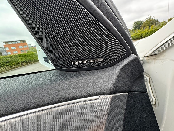 Mercedes-Benz E220 11 of 13