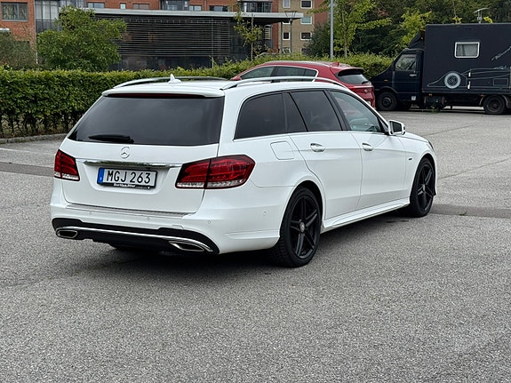 Mercedes-Benz E220 6 of 13