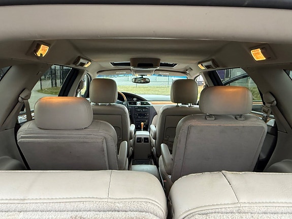 Chrysler Pacifica 11 of 15