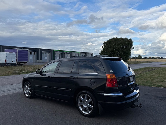 Chrysler Pacifica 4 of 15