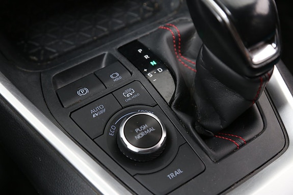 Toyota RAV4 23 of 27