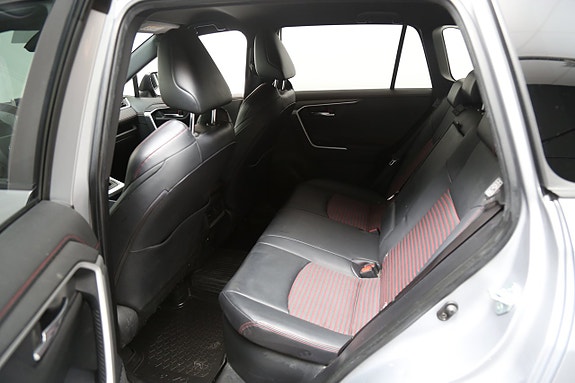 Toyota RAV4 24 of 27