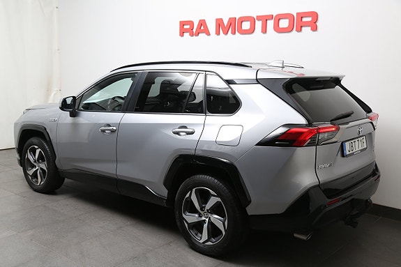 Toyota RAV4 4 of 27