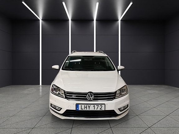 Volkswagen Passat 8 of 30
