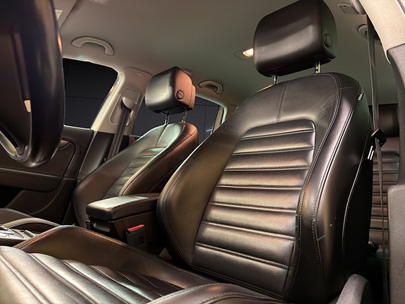 Volkswagen Passat 19 of 30