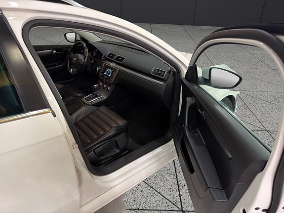 Volkswagen Passat 20 of 30
