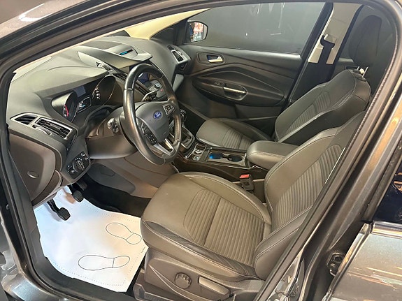 Ford Kuga 8 of 13
