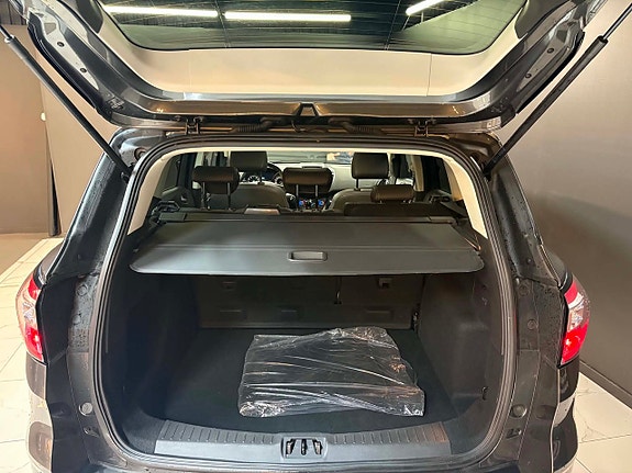 Ford Kuga 12 of 13