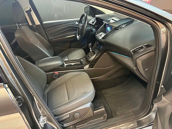 Ford Kuga 10 of 13