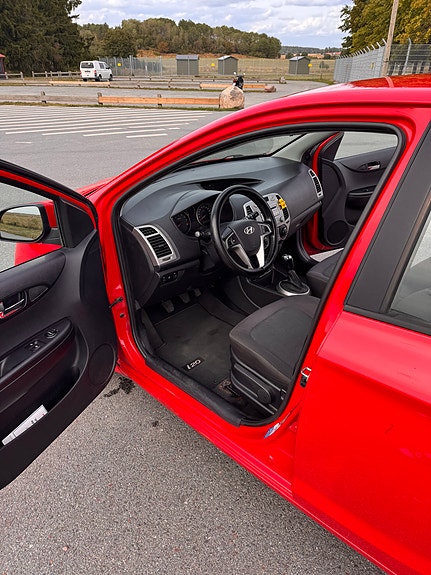 Hyundai i20 9 of 13