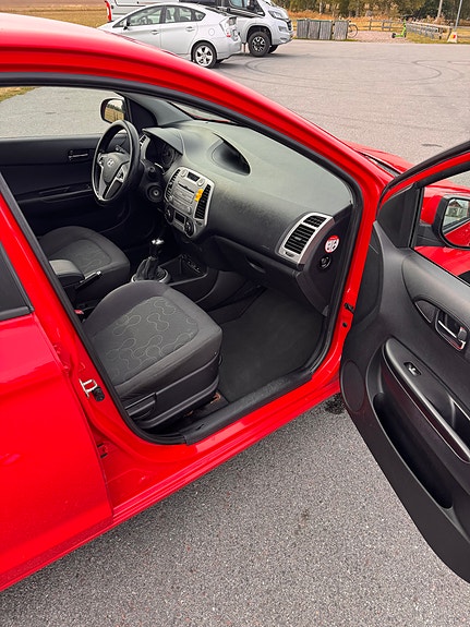 Hyundai i20 7 of 13