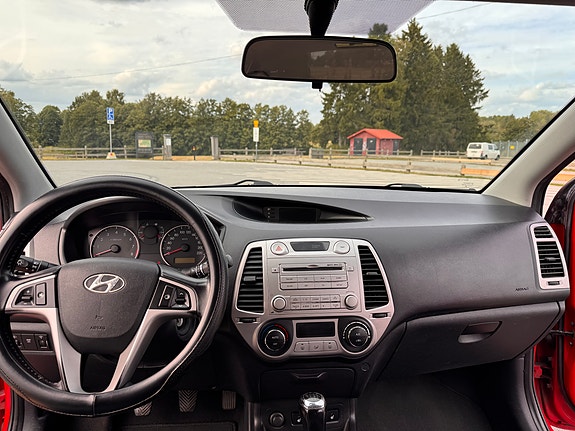 Hyundai i20 12 of 13