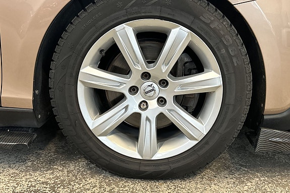 Volvo V40 Cross Country 9 of 19