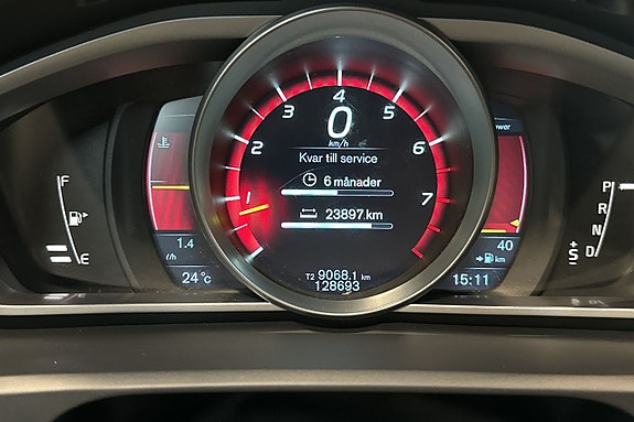 Volvo V40 Cross Country 15 of 19