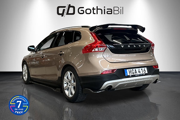 Volvo V40 Cross Country 7 of 19