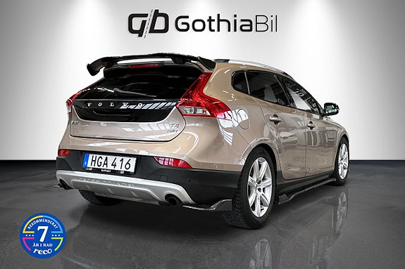 Volvo V40 Cross Country 5 of 19