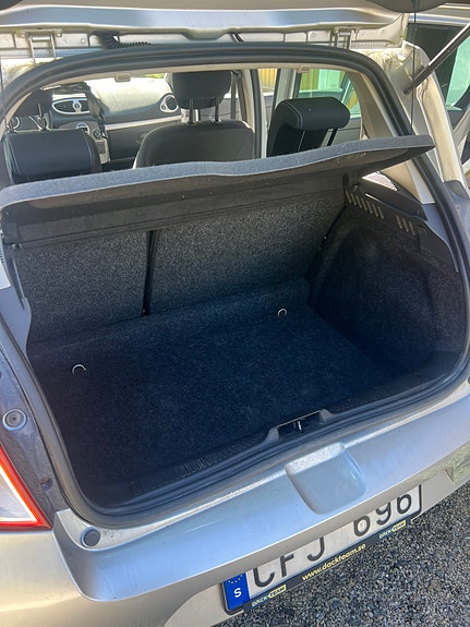 Renault Clio 9 of 13
