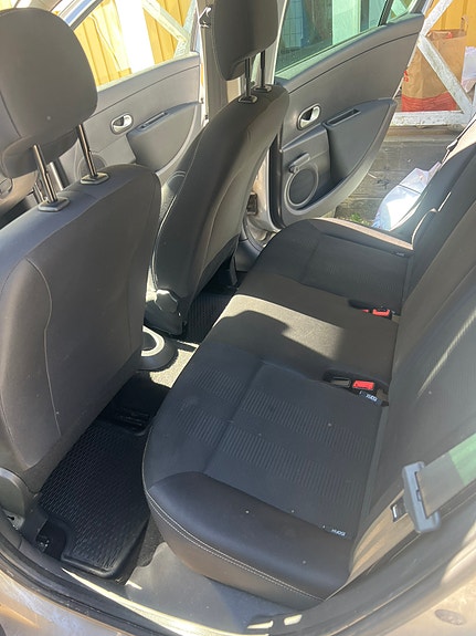 Renault Clio 10 of 13