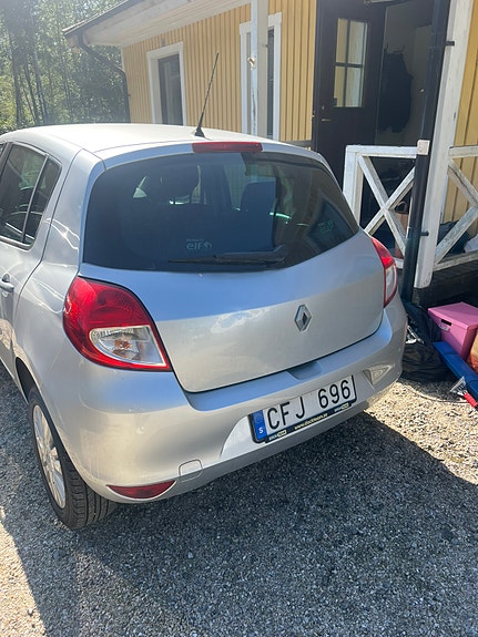 Renault Clio 2 of 13