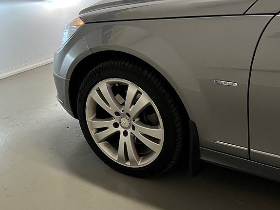 Mercedes-Benz C220 13 of 27