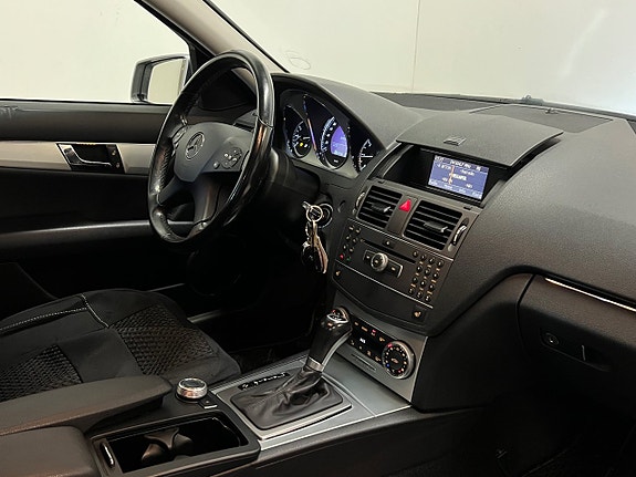 Mercedes-Benz C220 18 of 27