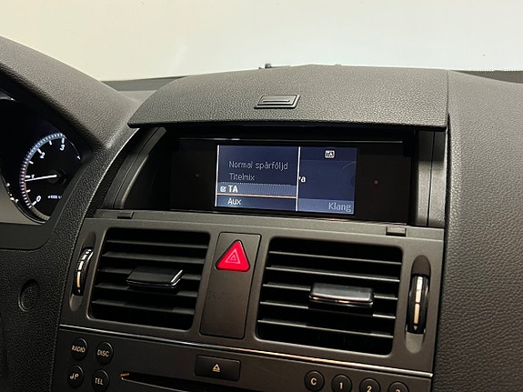 Mercedes-Benz C220 23 of 27