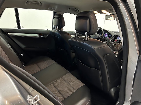 Mercedes-Benz C220 19 of 27