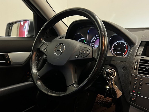 Mercedes-Benz C220 22 of 27